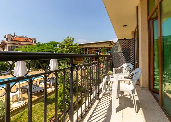 Julia Hotel