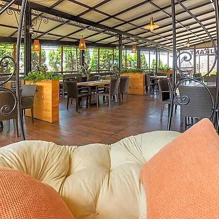 Julia Hotel