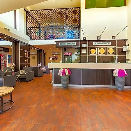 Julia Hotel