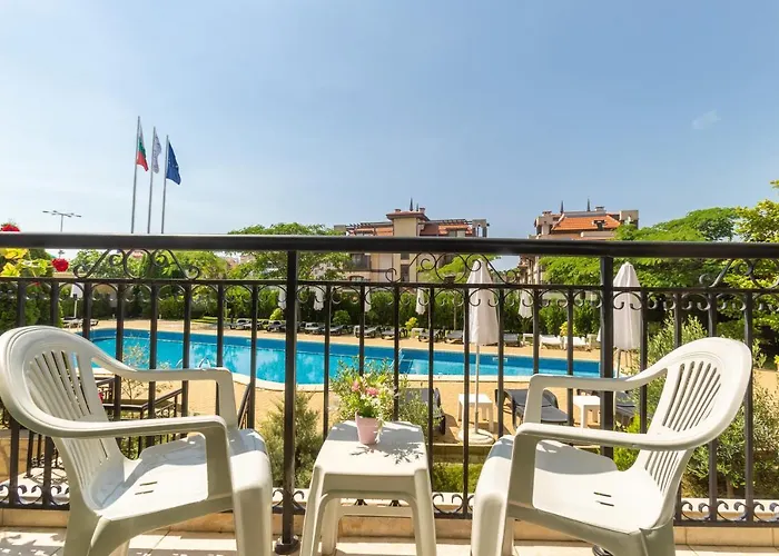 Julia 3* Свети-Влас